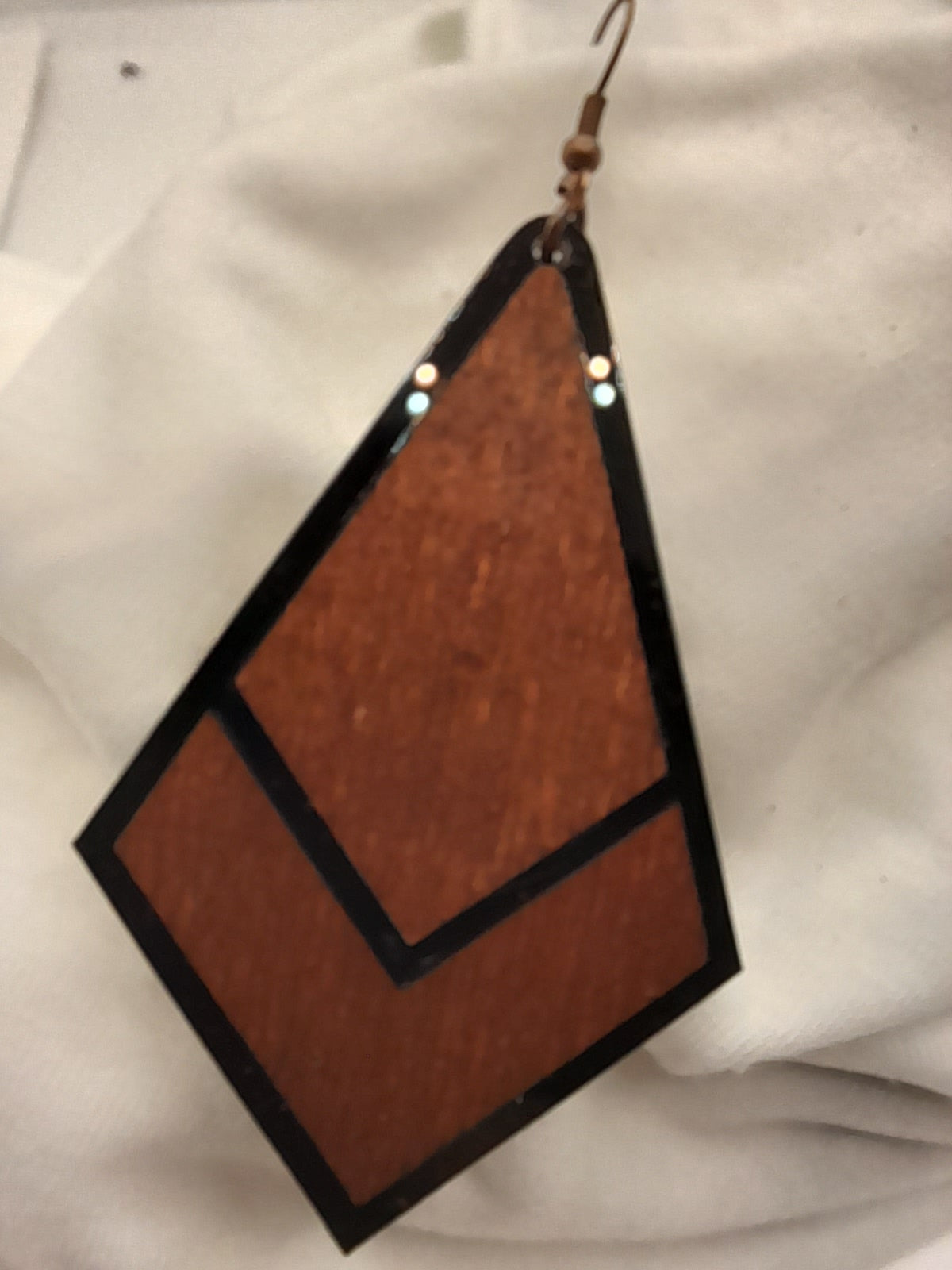"COMPOSITI" earrings in black plexiglass and wood_MOD2